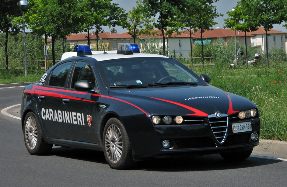 Carabinieri Auto Alfa