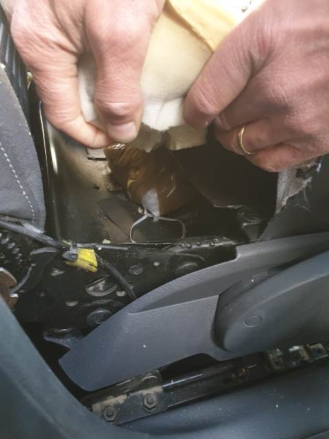 Cocaina sotto il sedile Auto