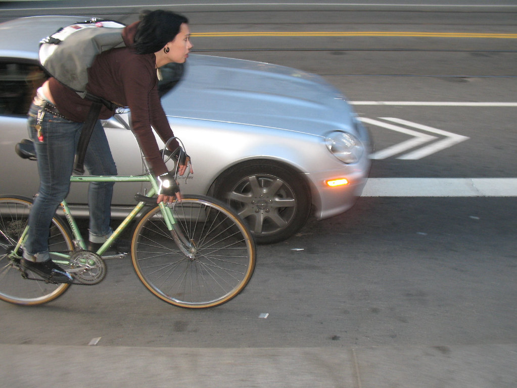 bici auto sorpasso