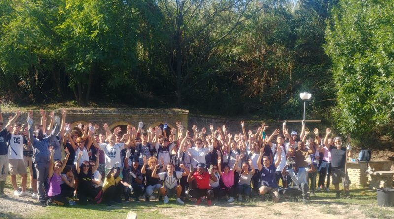 Ragazzi pulizia Fontana Accolle Roseto Settembre 2019