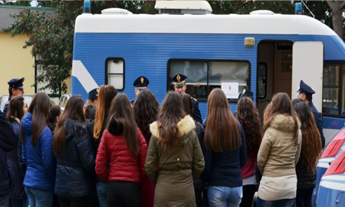 polizia camper