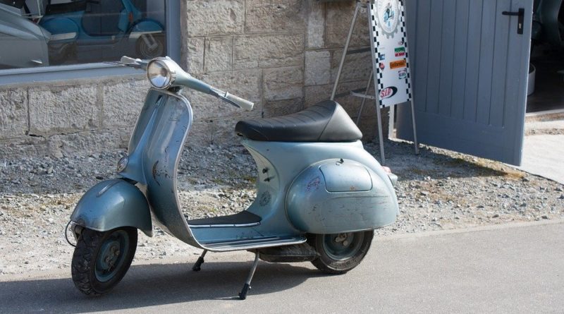 Vespa Moto Scooter