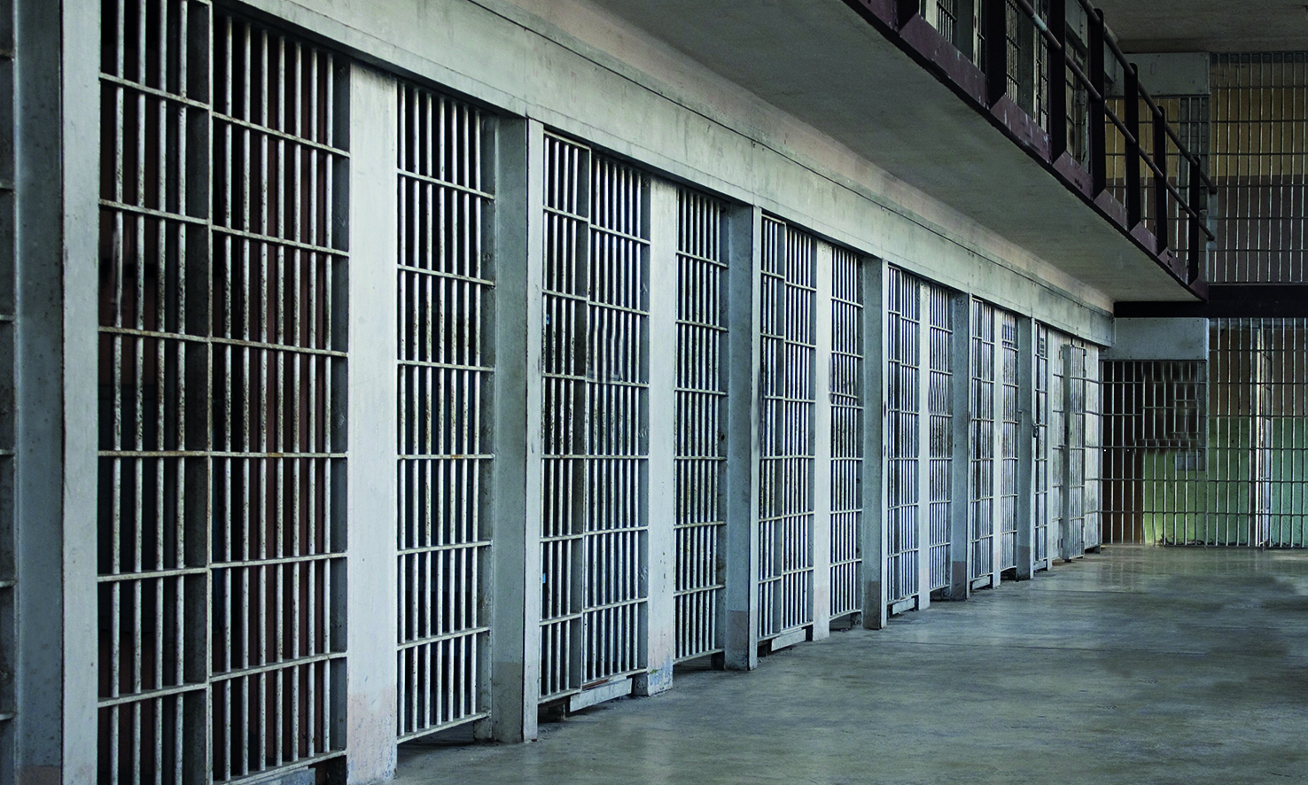 Chieti, detenuta schiaccia ad un cancello poliziotta penitenziaria
