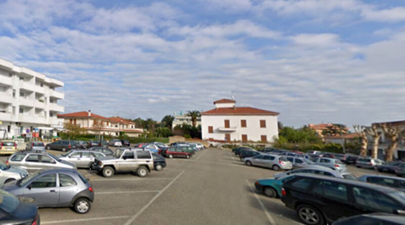 parcheggio Roseto